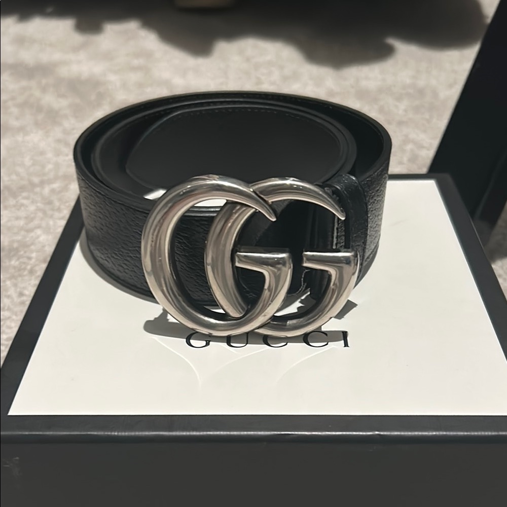 Gucci Black Leather Belt with Silver Buckle - Picture 5 of 6